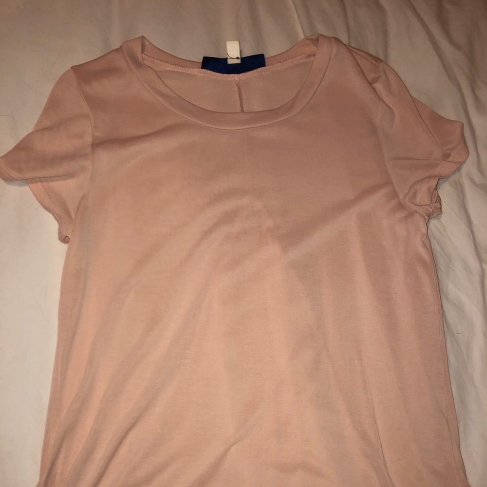 Short sleeve tee with back detail